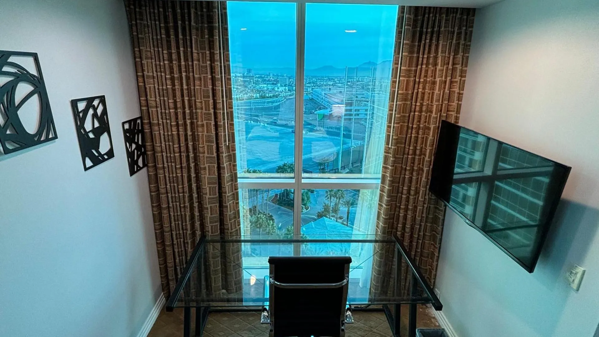 Panorama Vista Suite- 1Br 2Ba, Full Kitchen, Strip View, Balcony, Corner Unit Las Vegas United States