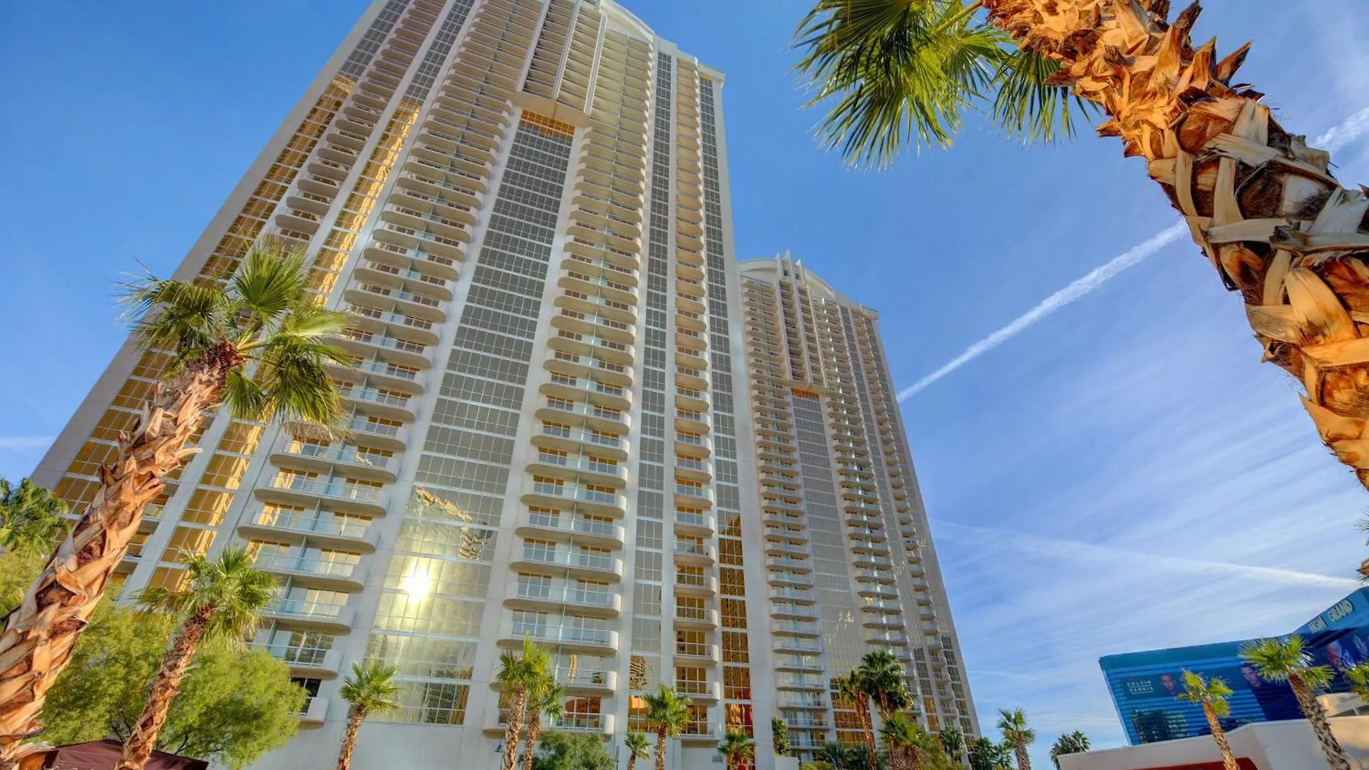 Panorama Vista Suite- 1Br 2Ba, Full Kitchen, Strip View, Balcony, Corner Unit Las Vegas